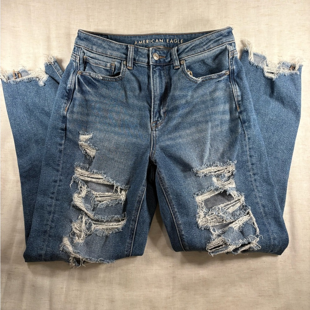 American Eagle Outfitters Women's Distressed Blue Jeans